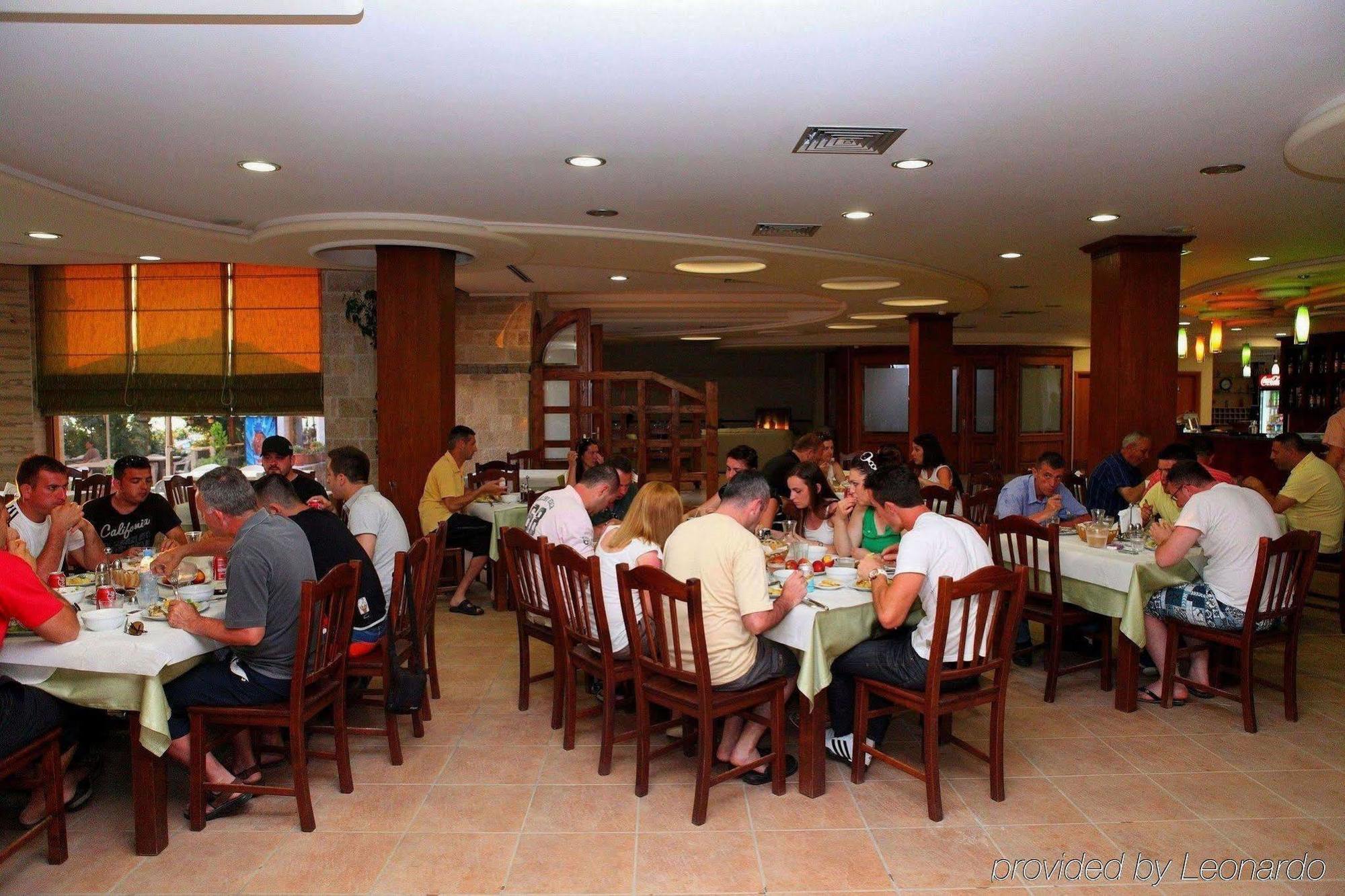 Hotel Oaz Драч Ресторант снимка